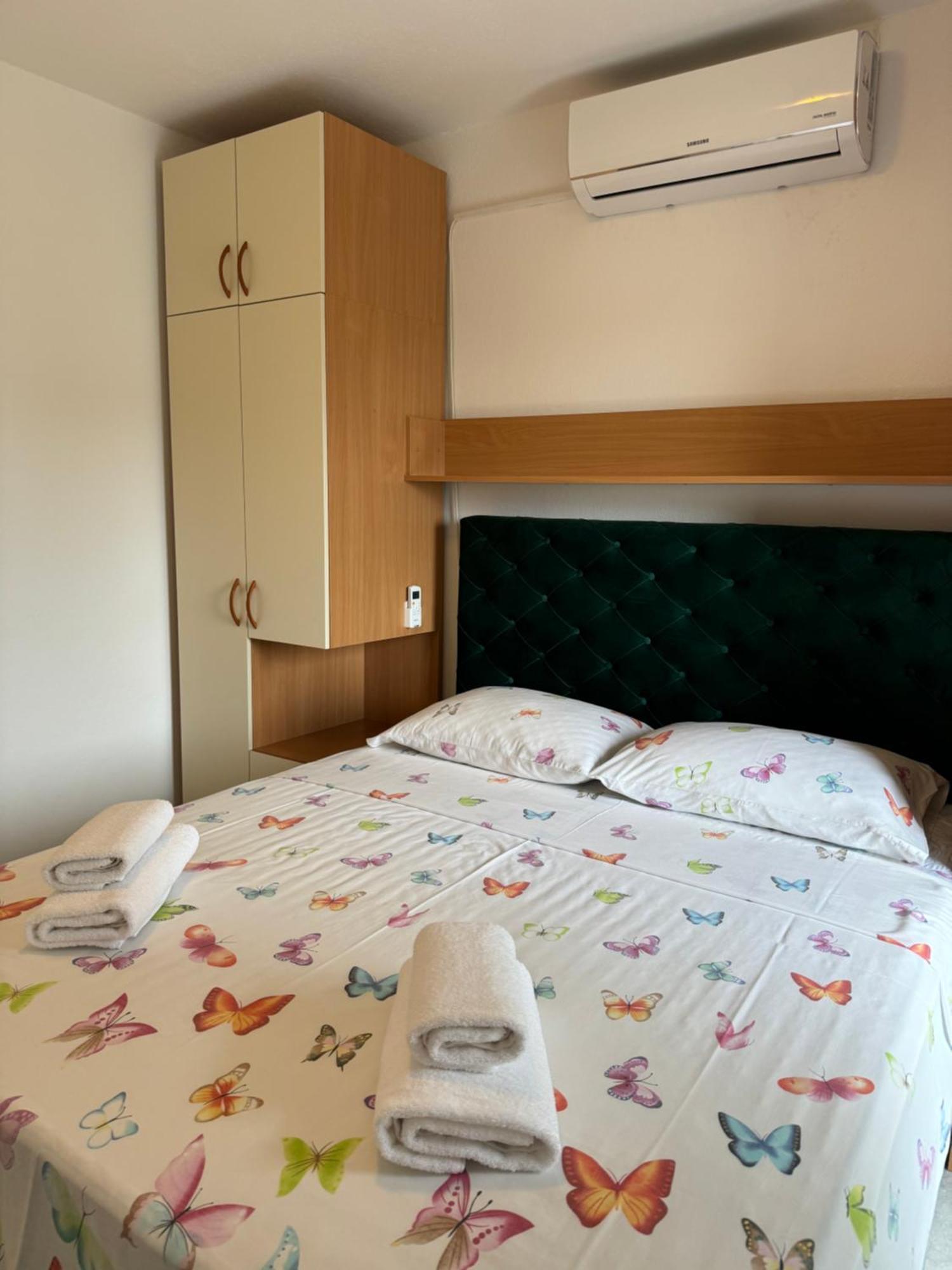 House 100M From The Beach With Free Parking And Breakfast Baška Voda Zewnętrze zdjęcie