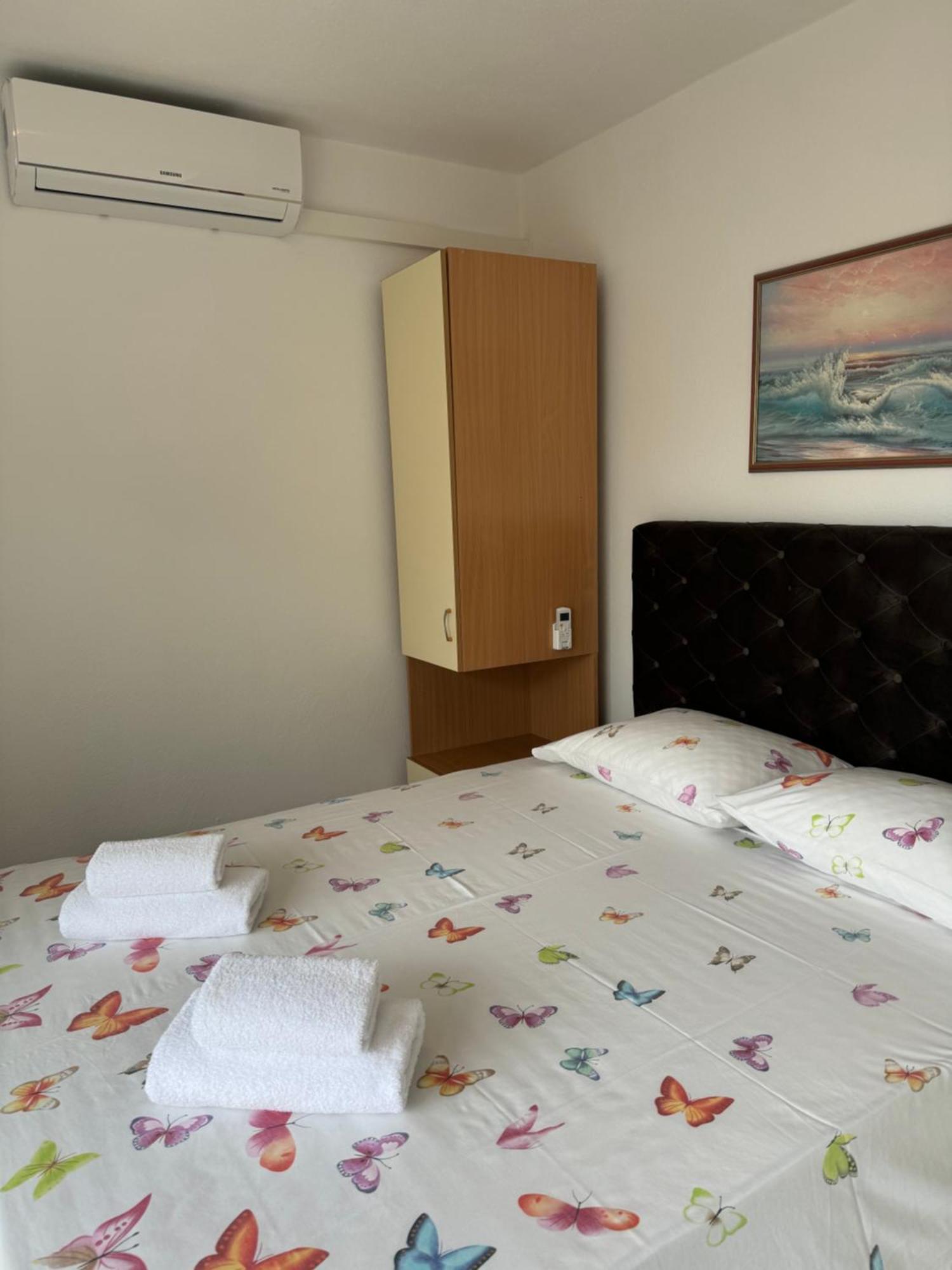 House 100M From The Beach With Free Parking And Breakfast Baška Voda Zewnętrze zdjęcie