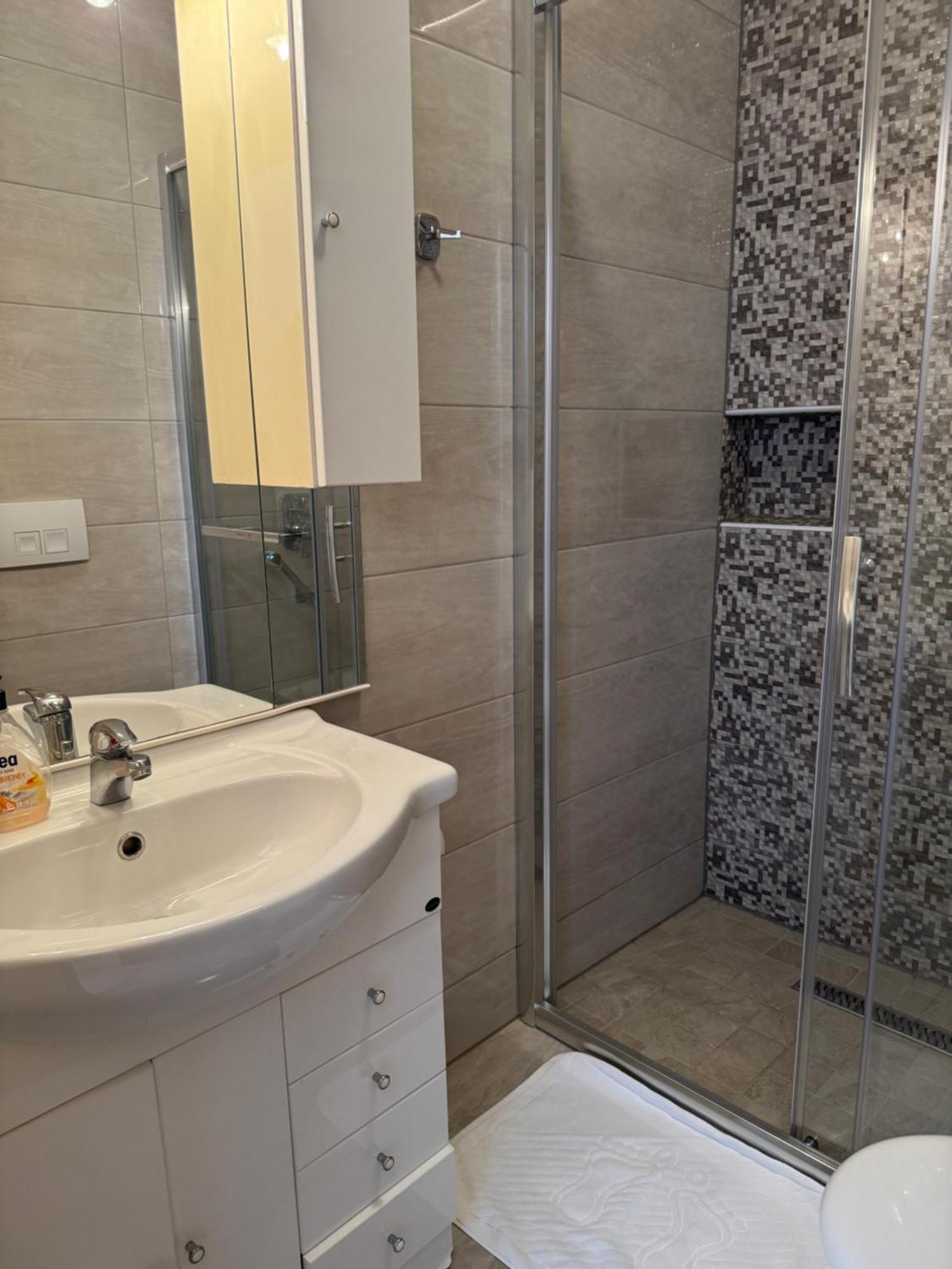 House 100M From The Beach With Free Parking And Breakfast Baška Voda Zewnętrze zdjęcie