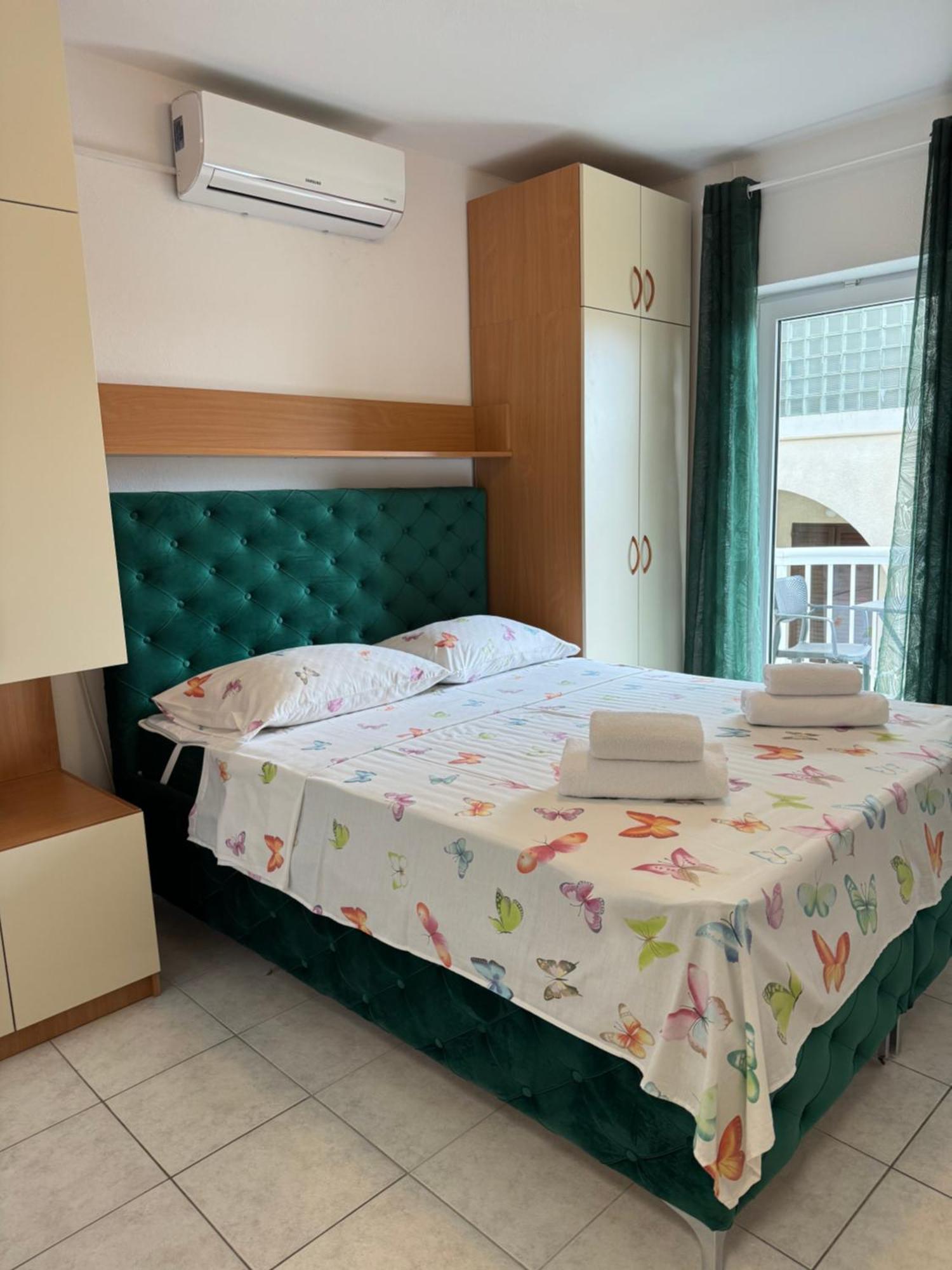 House 100M From The Beach With Free Parking And Breakfast Baška Voda Zewnętrze zdjęcie