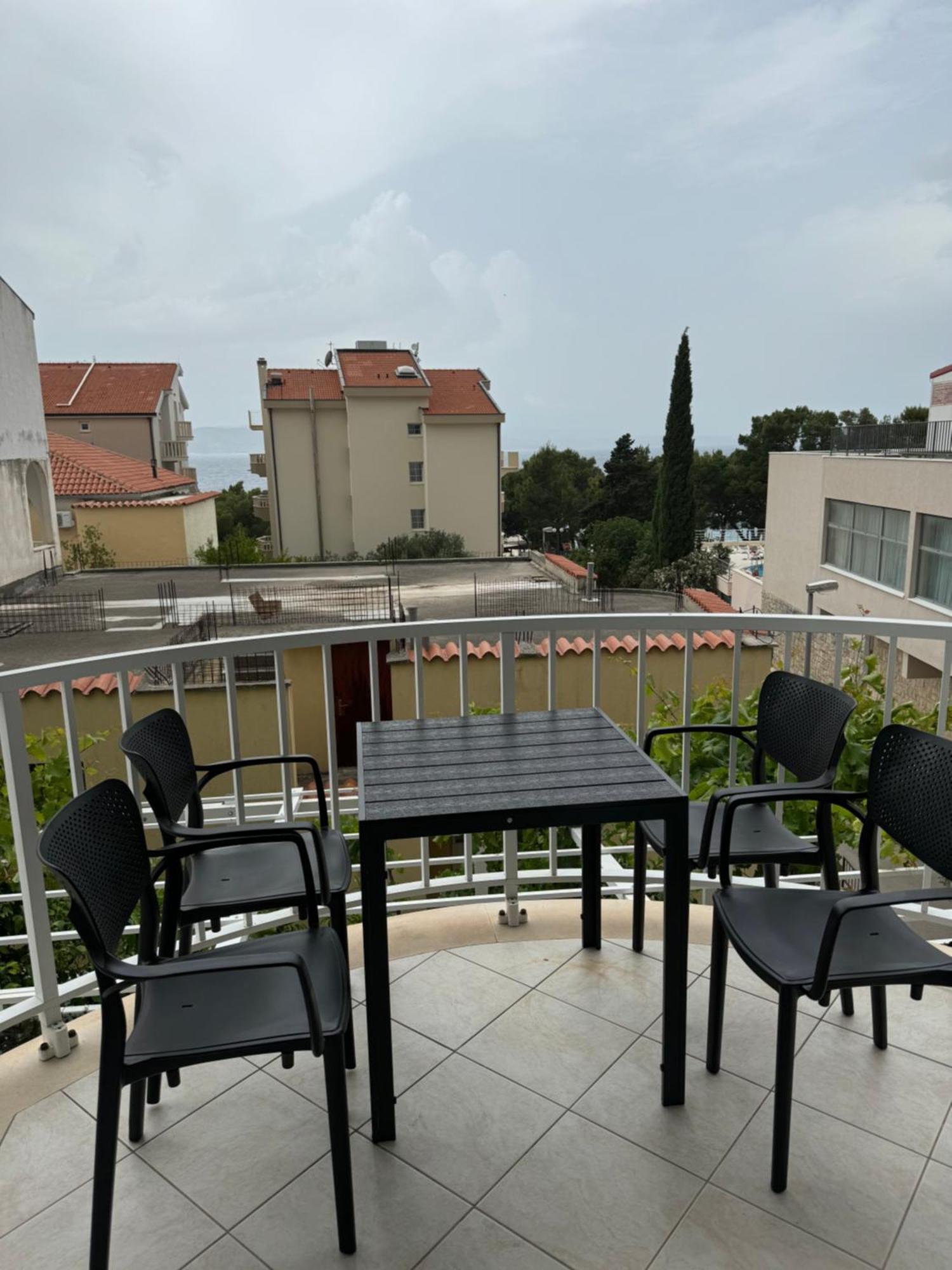 House 100M From The Beach With Free Parking And Breakfast Baška Voda Zewnętrze zdjęcie