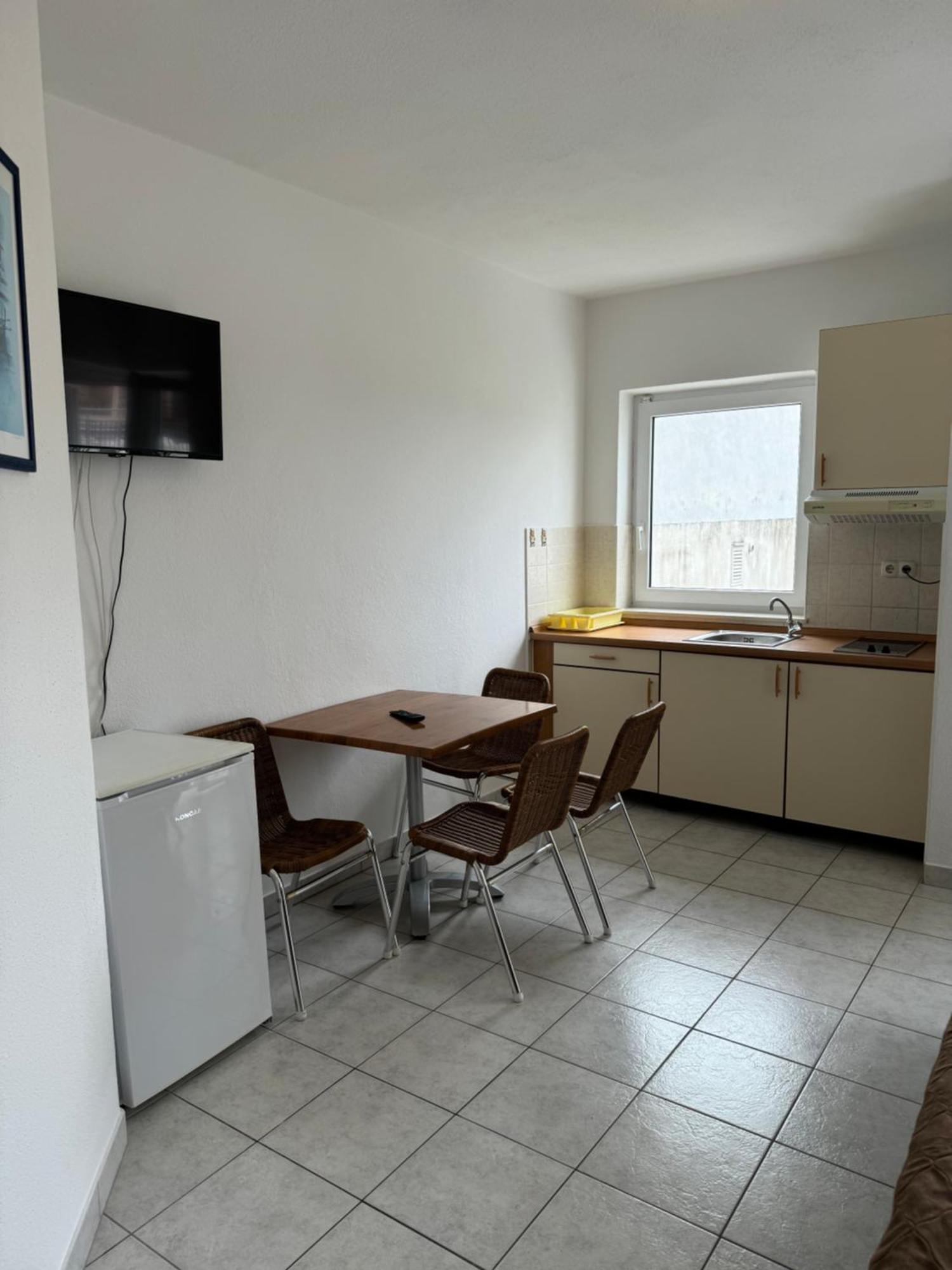 House 100M From The Beach With Free Parking And Breakfast Baška Voda Zewnętrze zdjęcie